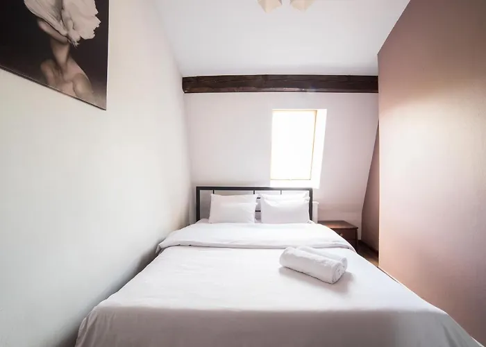 з сучасним ремонтом в центрі *