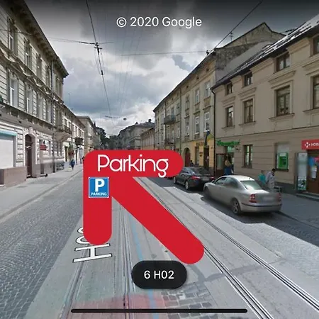 з сучасним ремонтом в центрі * Lviv